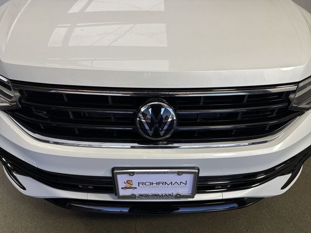 2022 Volkswagen Tiguan SE R-Line Black