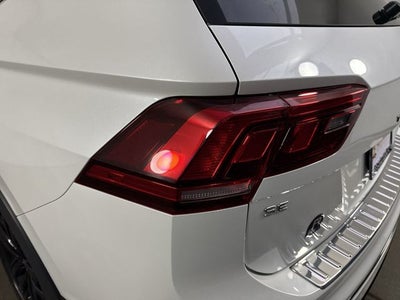 2022 Volkswagen Tiguan SE R-Line Black