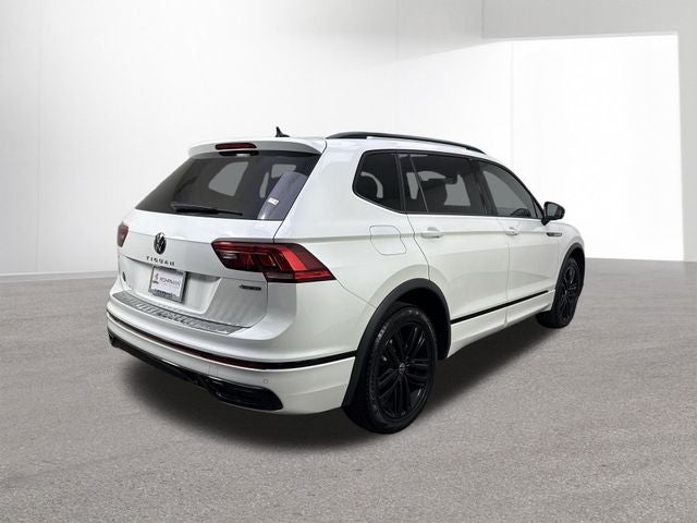 2022 Volkswagen Tiguan SE R-Line Black