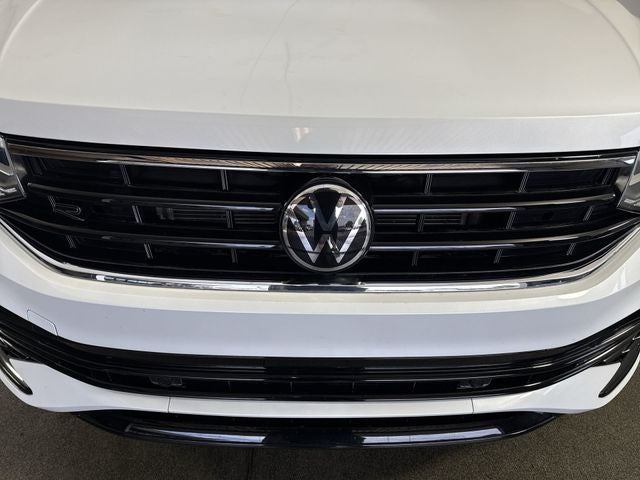 2023 Volkswagen Tiguan SE R-Line Black