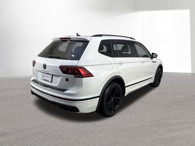 2023 Volkswagen Tiguan SE R-Line Black