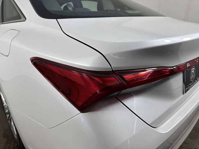 2019 Toyota Avalon Hybrid Limited
