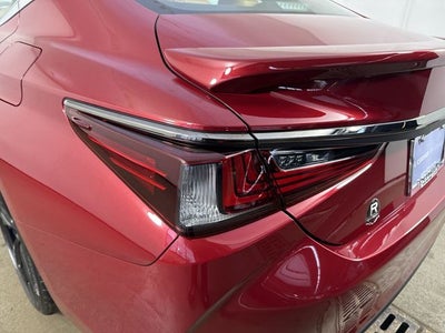 2025 Lexus ES 300h F SPORT DESIGN