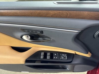 2025 Lexus ES 300h F SPORT DESIGN