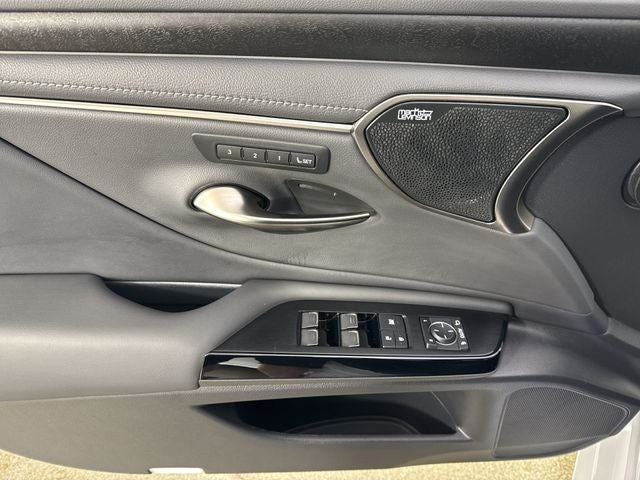 2025 Lexus ES ULTRA LUXURY