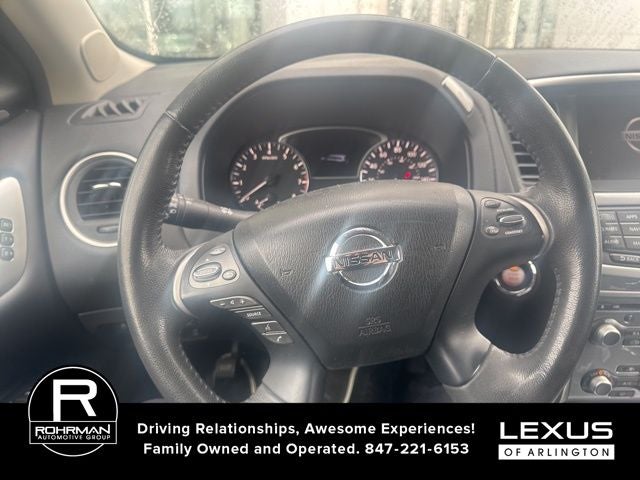 2017 Nissan Pathfinder SL
