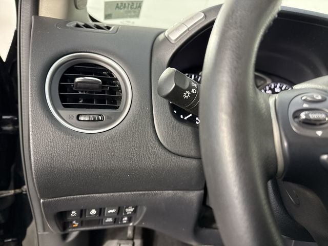 2017 Nissan Pathfinder SL