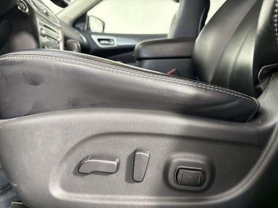 2017 Nissan Pathfinder SL