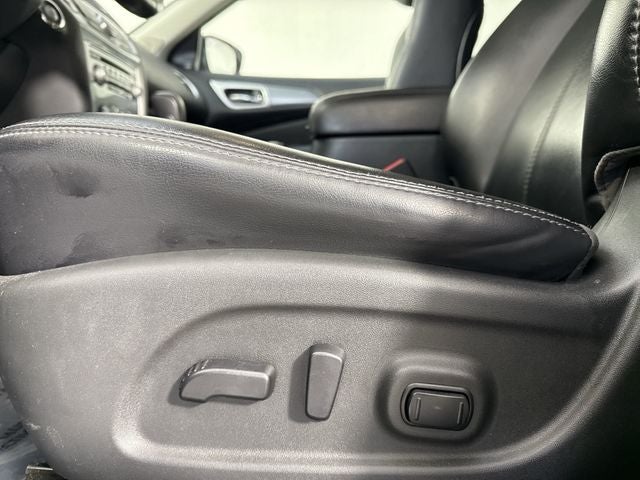 2017 Nissan Pathfinder SL