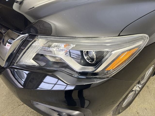 2017 Nissan Pathfinder SL