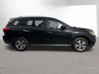 2017 Nissan Pathfinder SL