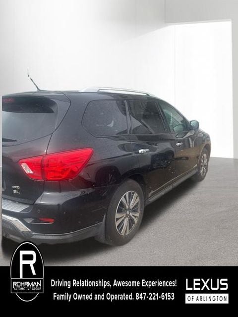 2017 Nissan Pathfinder SL