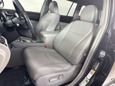2012 Toyota Highlander SE