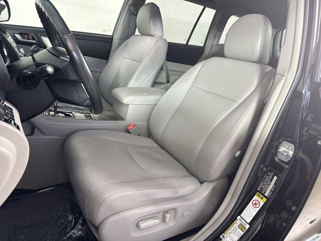 2012 Toyota Highlander SE
