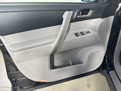 2012 Toyota Highlander SE