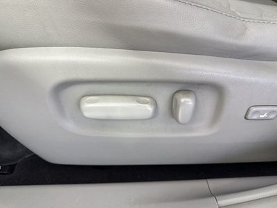 2012 Toyota Highlander SE