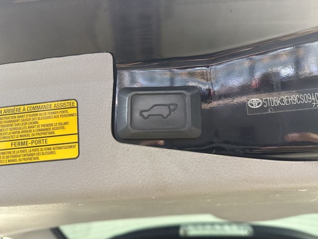 2012 Toyota Highlander SE