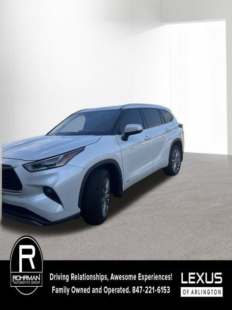 2022 Toyota Highlander Hybrid Platinum