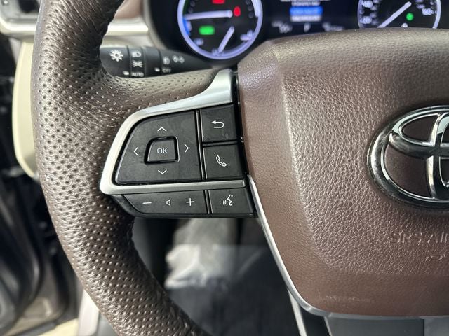 2023 Toyota Sienna Platinum 7 Passenger