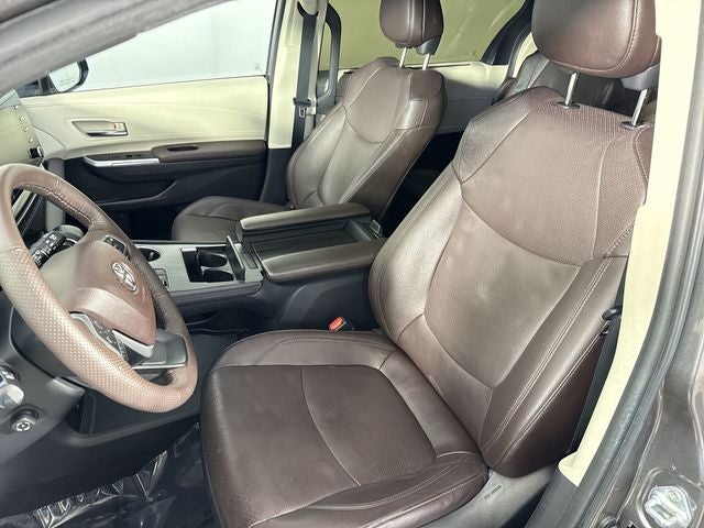 2023 Toyota Sienna Platinum 7 Passenger