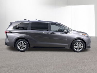 2023 Toyota Sienna Platinum 7 Passenger