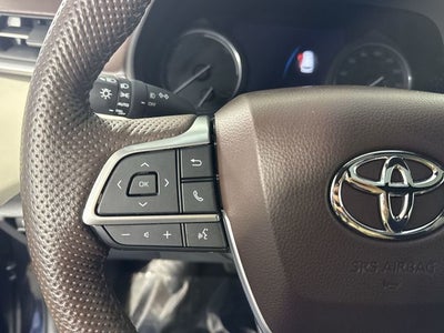 2022 Toyota Sienna Platinum 7 Passenger