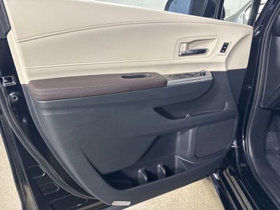 2022 Toyota Sienna Platinum 7 Passenger