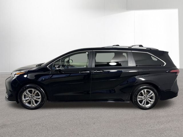 2022 Toyota Sienna Platinum 7 Passenger