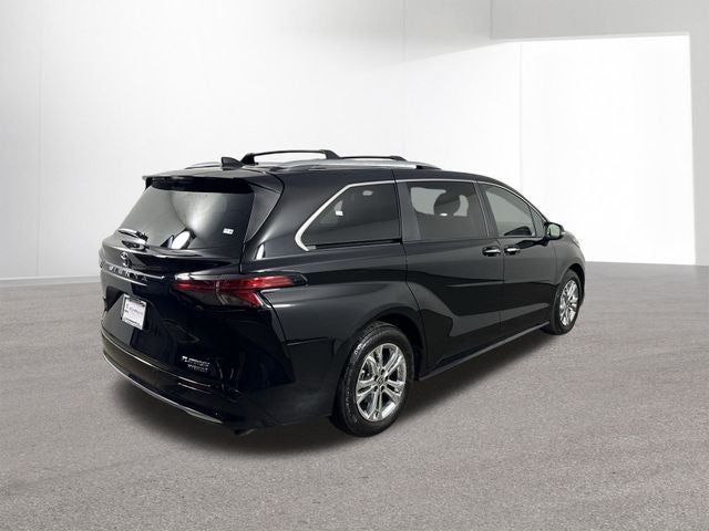 2022 Toyota Sienna Platinum 7 Passenger