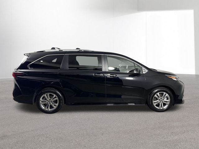 2022 Toyota Sienna Platinum 7 Passenger