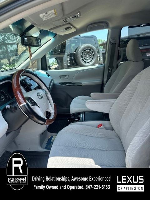 2011 Toyota Sienna LE AAS
