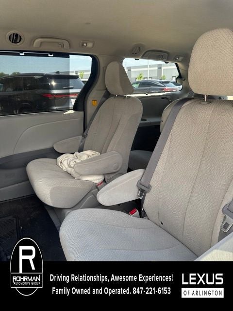 2011 Toyota Sienna LE AAS