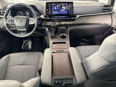 2021 Toyota Sienna XLE