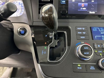 2017 Toyota Sienna XLE 7 Passenger