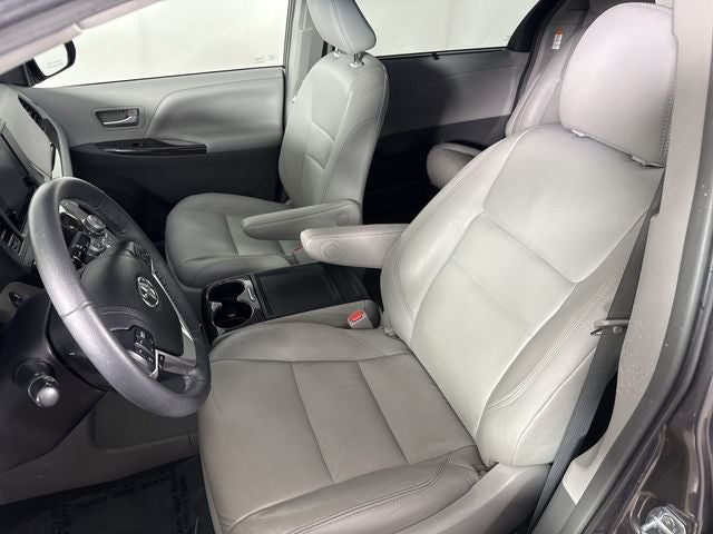 2017 Toyota Sienna XLE 7 Passenger