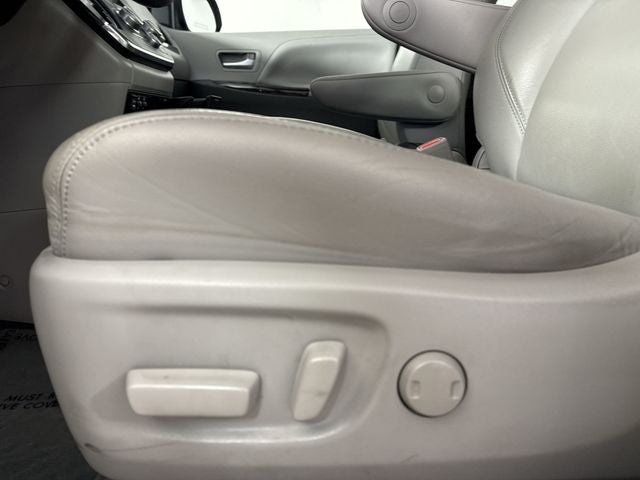 2017 Toyota Sienna XLE 7 Passenger