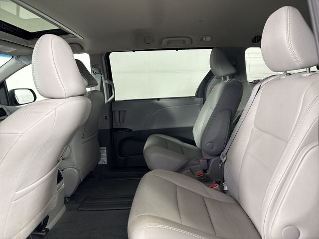 2017 Toyota Sienna XLE 7 Passenger