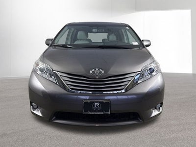 2017 Toyota Sienna XLE 7 Passenger