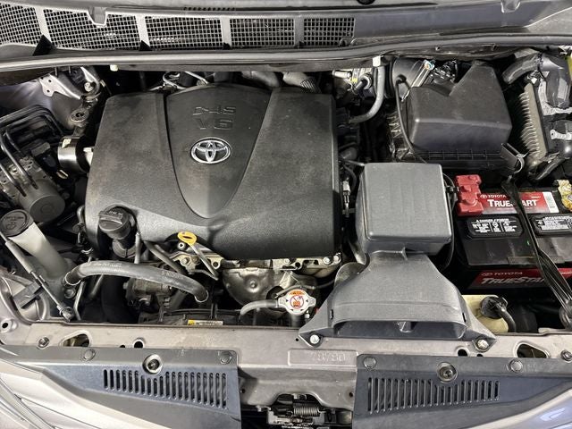 2017 Toyota Sienna XLE 7 Passenger