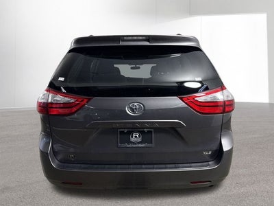 2017 Toyota Sienna XLE 7 Passenger