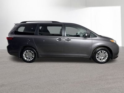 2017 Toyota Sienna XLE 7 Passenger