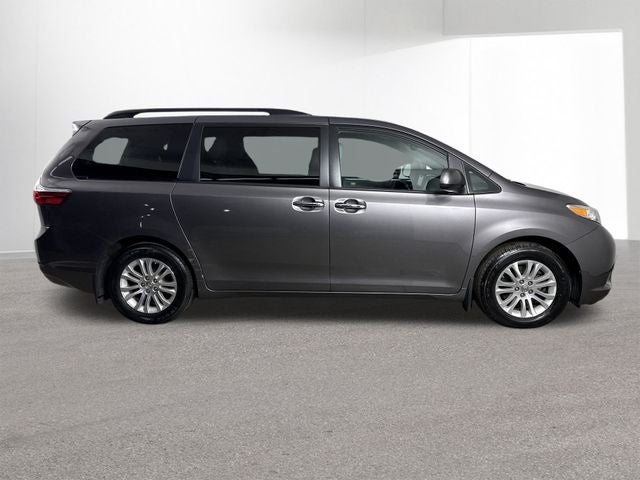 2017 Toyota Sienna XLE 7 Passenger