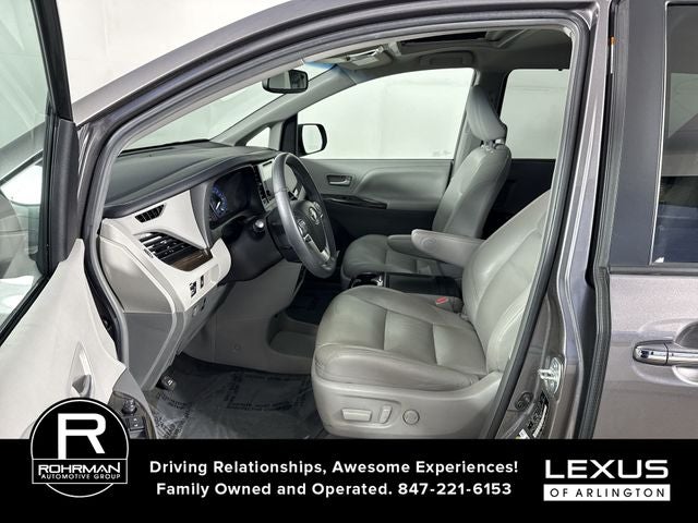 2017 Toyota Sienna XLE 7 Passenger