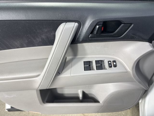 2010 Toyota Highlander Base