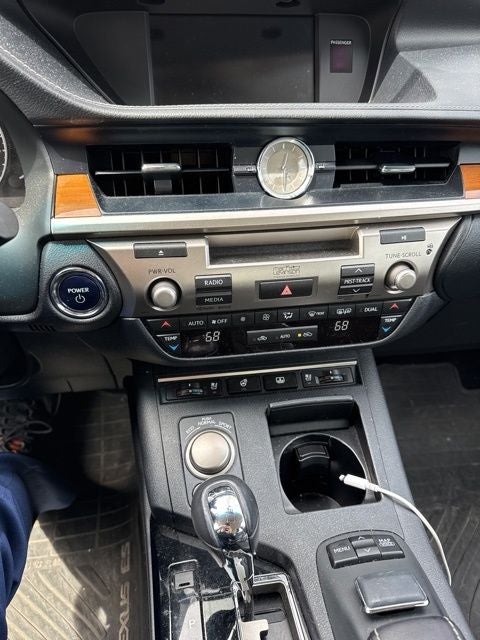 2013 Lexus ES 300h Hybrid