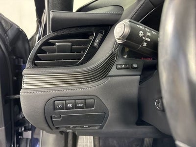 2023 Lexus LS 500h AWD