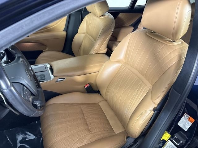 2023 Lexus LS 500h AWD