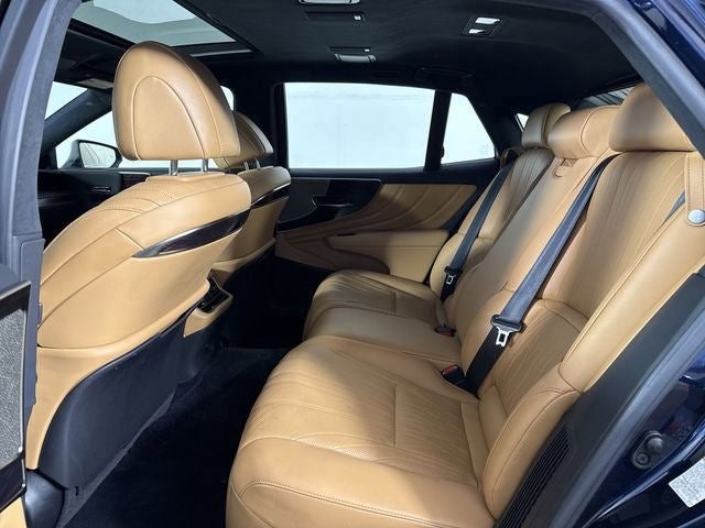 2023 Lexus LS 500h AWD