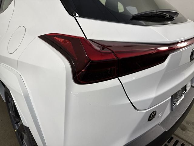 2026 Lexus UX 300h PREMIUM AWD