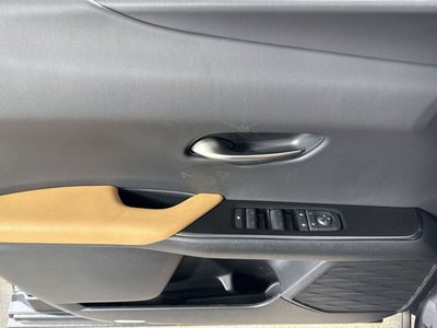 2026 Lexus UX PREMIUM AWD